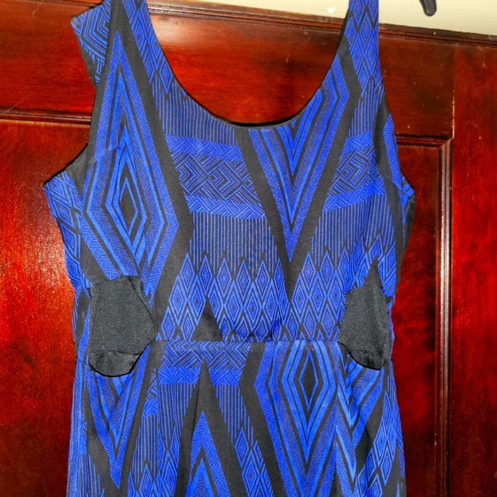 Nordstrom Rack black and blue patterned dress Size Large